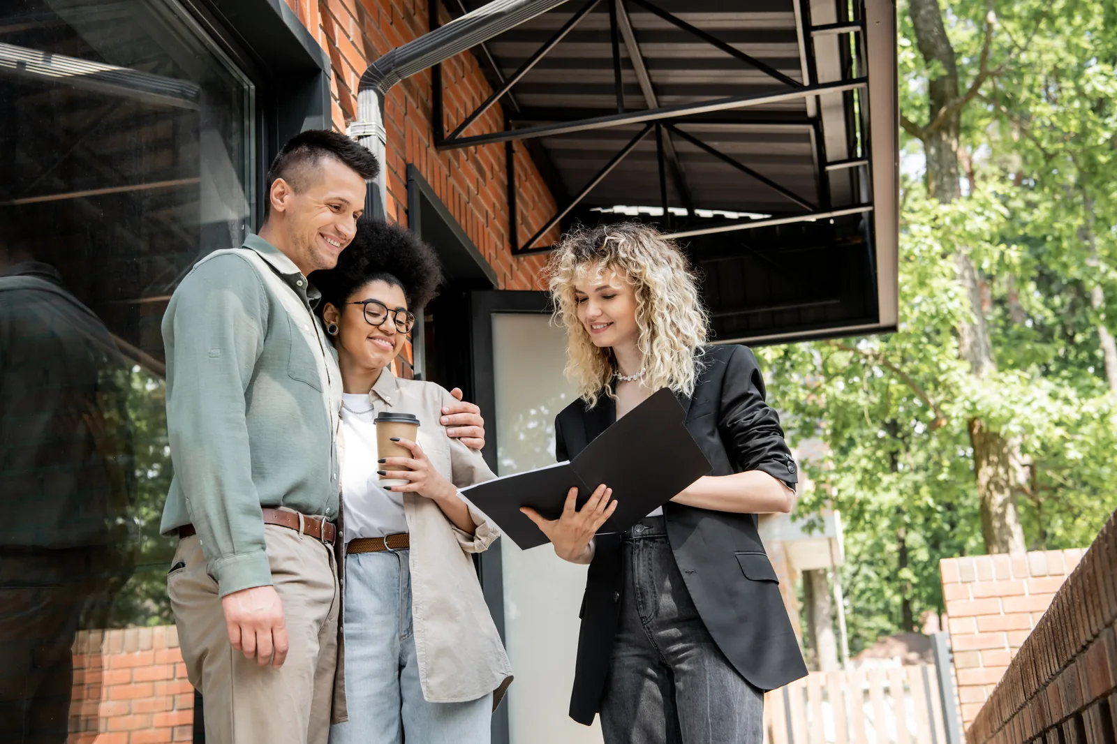Leasing agent with prospects